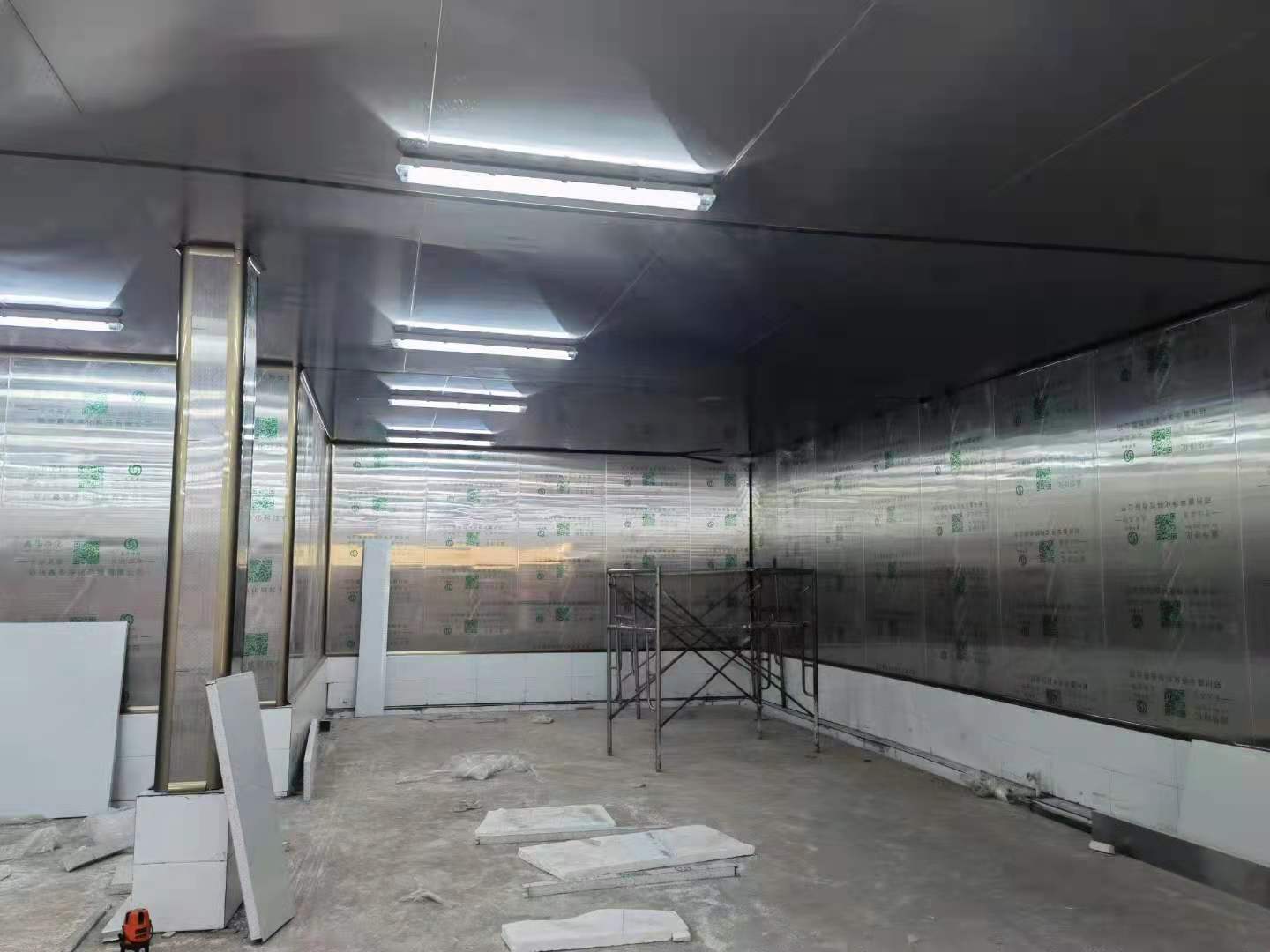 尉氏縣周伍清真食品廠鹵制車間凈化裝修工程！
